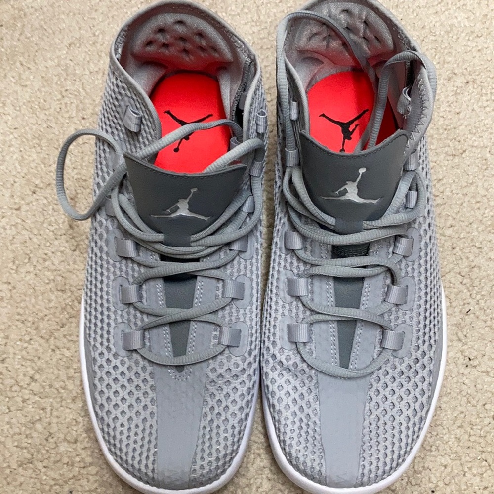 Jordan Reveals Wolf Grey/White/Cool Grey